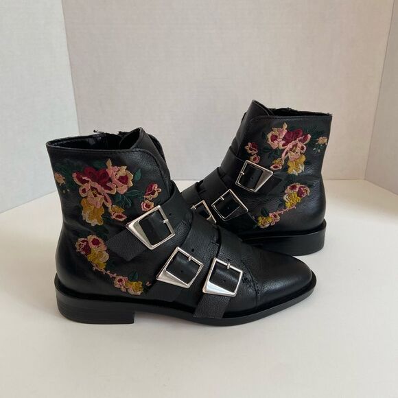 Zara Trafaluc NWOT Black Ankle Boots with Floral Embroidery Buckle Straps US 6 - Picture 1 of 9